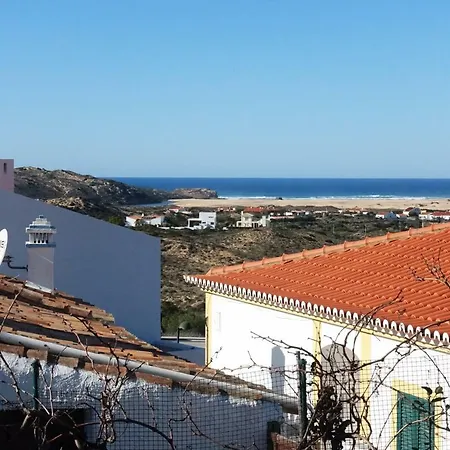 Casa Ardomar كاراباتيرا